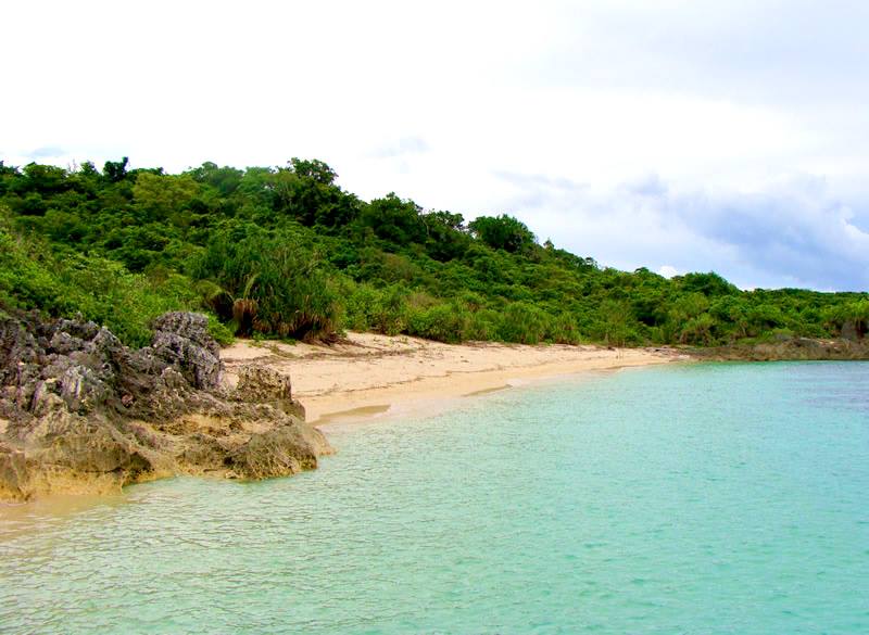  Minanga Cove & Lighthouse at Ambulong Island